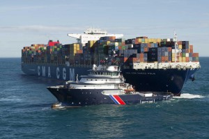 Exercice de remorquage du CMA-CGM Marco Polo