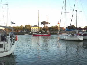 Joshua dans le vieux port de la Rochelle